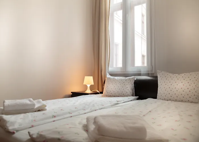 Gozsdu Court Hotel 3*