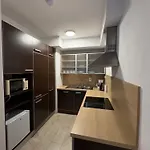 Gozsdu Court
