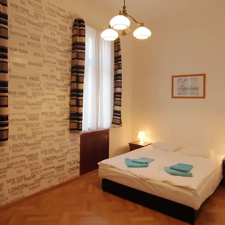 Gozsdu Court Hotel 3*