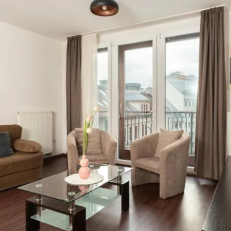 Hotel Gozsdu Court