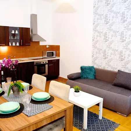 Hotel Gozsdu Court 3*