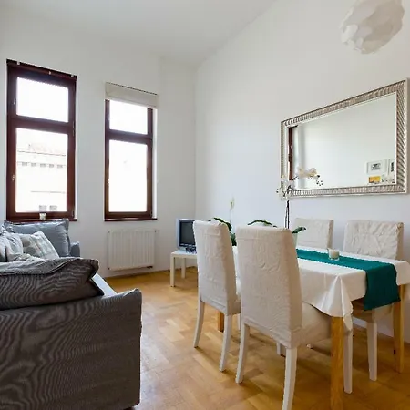 Gozsdu Court 3*