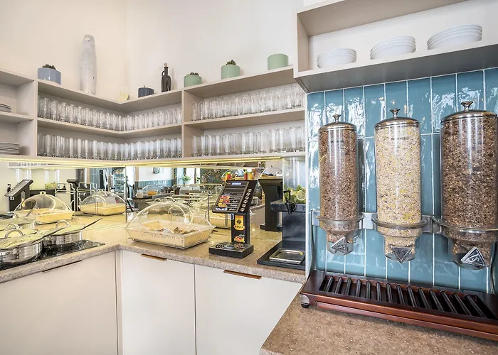 Gozsdu Court Hotel 3*