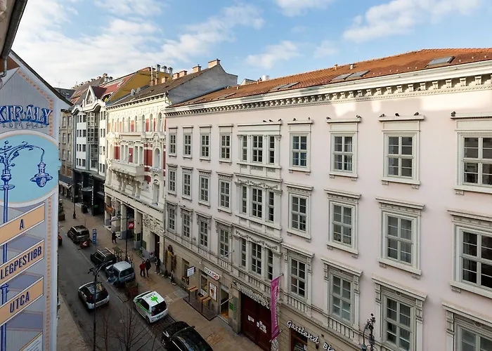 Gozsdu Court Hotel 3*