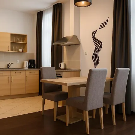 Hotel Gozsdu Court