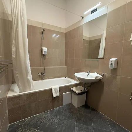 Gozsdu Court 3* בודפשט