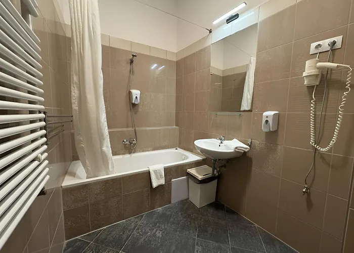 Gozsdu Court 3* בודפשט