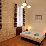 Gozsdu Court 3* בודפשט