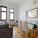 Gozsdu Court 3*
