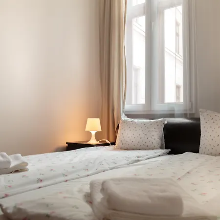 Gozsdu Court Hotel 3*